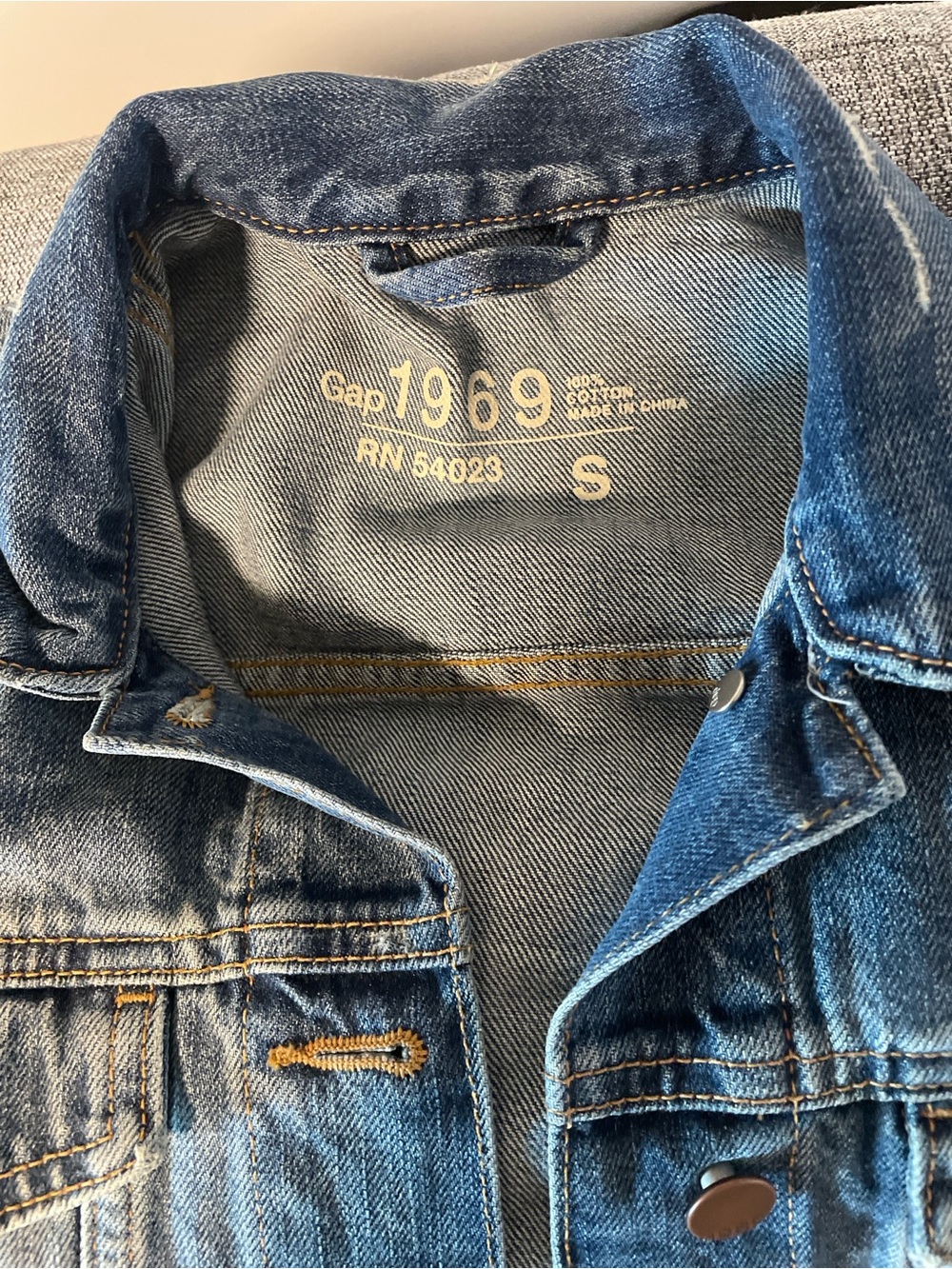 GAP women's blue denim jacket